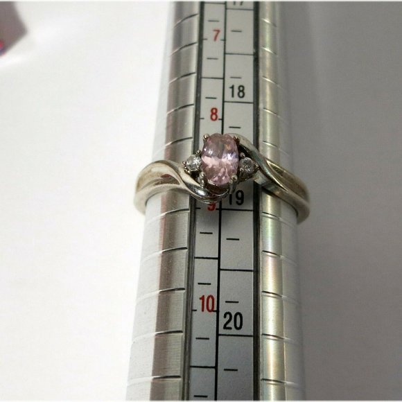 925 Sterling Silver Ring w/ Pink Garnet & White Cubic Zirconia - Picture 8 of 10